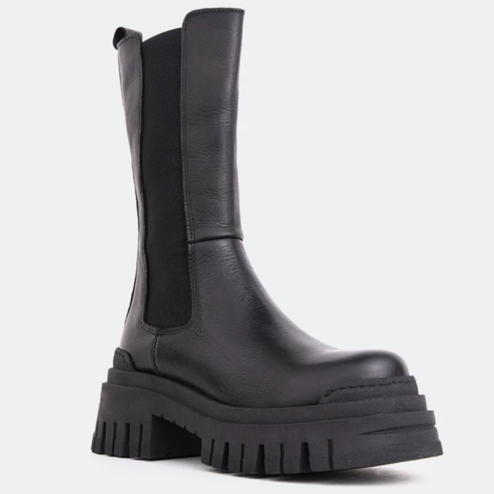L'intervalle Edmonton Black Leather Boots size 38 never worn